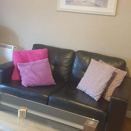 Town Centre Apartment تريم المظهر الخارجي الصورة