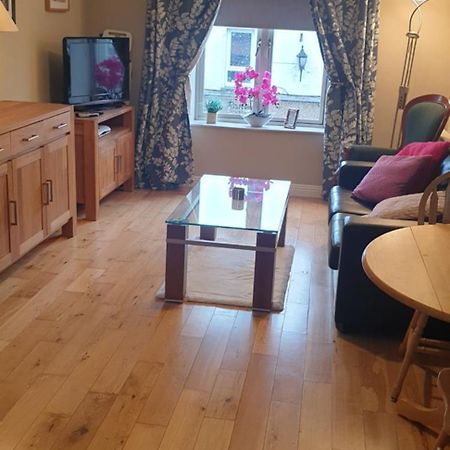 Town Centre Apartment تريم المظهر الخارجي الصورة