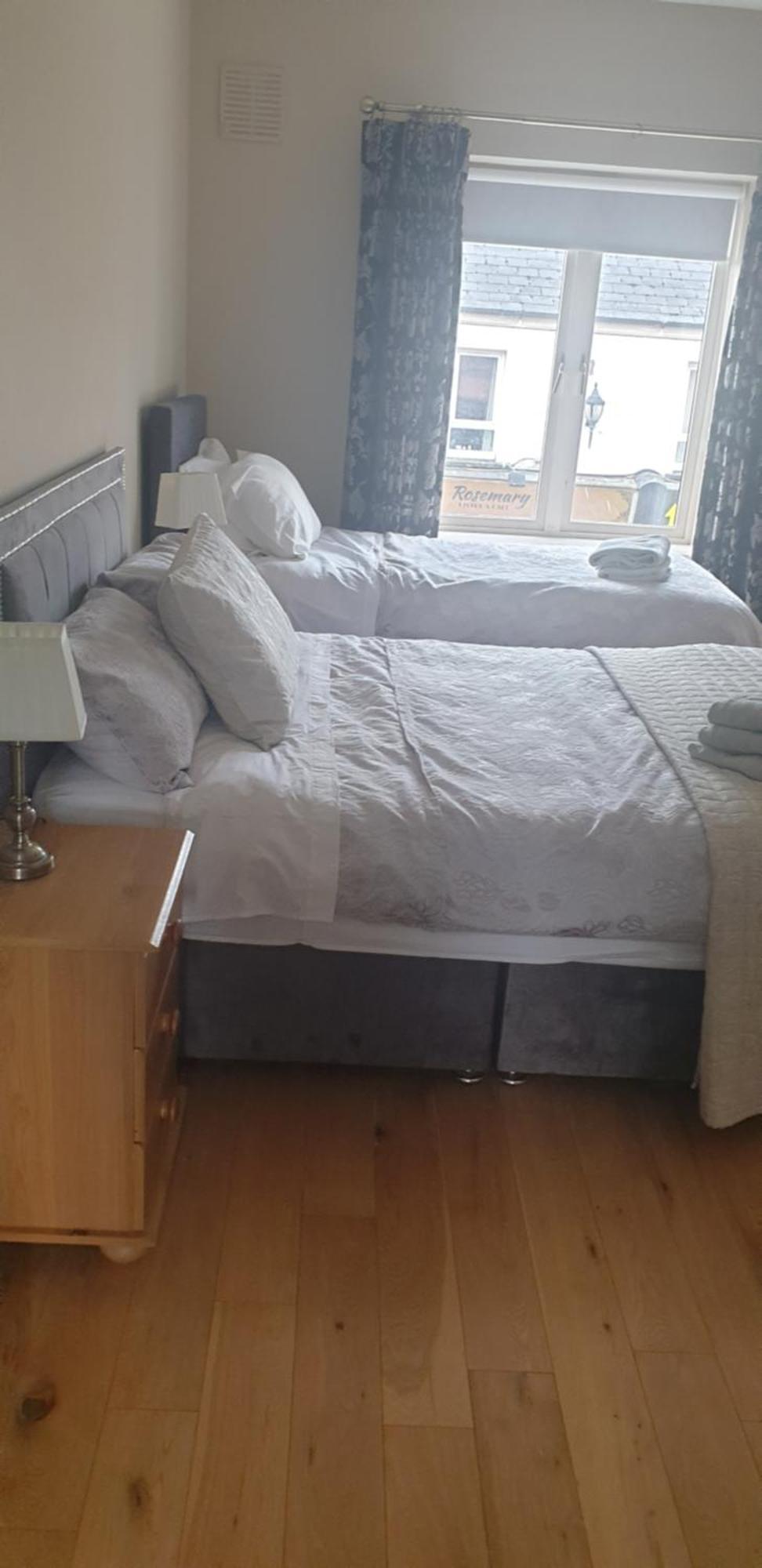 Town Centre Apartment تريم المظهر الخارجي الصورة